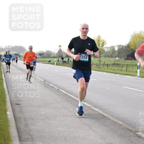 12.04.2026 - 45. Internationalen Wilhelmsburger Insellauf Dr. Thomas Lammeyer http://msf.ph/oto/9443649 12.04.2026 10:16:27 Laufen 5050, 560, 2252, 3662 meine-sportfotos.de