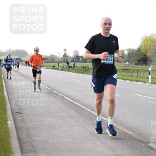 12.04.2026 - 45. Internationalen Wilhelmsburger Insellauf Dr. Thomas Lammeyer http://msf.ph/oto/9443652 12.04.2026 10:16:28 Laufen 560, 252 meine-sportfotos.de