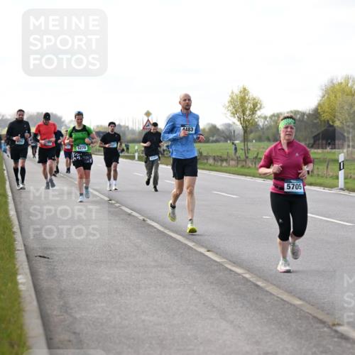 12.04.2026 - 45. Internationalen Wilhelmsburger Insellauf Dr. Thomas Lammeyer http://msf.ph/oto/9443754 12.04.2026 10:16:50 Laufen 2262, 5270, 5247, 483, 5705 meine-sportfotos.de