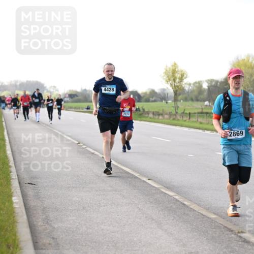 12.04.2026 - 45. Internationalen Wilhelmsburger Insellauf Dr. Thomas Lammeyer http://msf.ph/oto/9443788 12.04.2026 10:16:58 Laufen 4428, 2073, 2869 meine-sportfotos.de