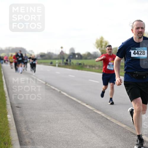 12.04.2026 - 45. Internationalen Wilhelmsburger Insellauf Dr. Thomas Lammeyer http://msf.ph/oto/9443802 12.04.2026 10:17:00 Laufen 2073, 4428 meine-sportfotos.de