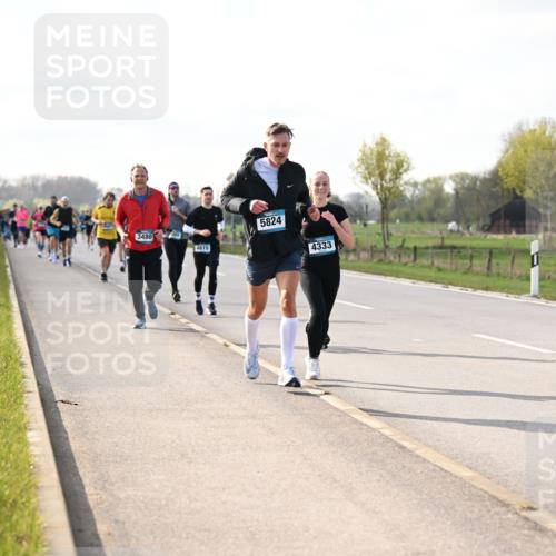 12.04.2026 - 45. Internationalen Wilhelmsburger Insellauf Dr. Thomas Lammeyer http://msf.ph/oto/9443849 12.04.2026 10:17:08 Laufen 3480, 4615, 5824, 4333 meine-sportfotos.de
