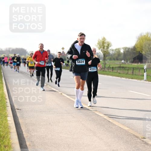 12.04.2026 - 45. Internationalen Wilhelmsburger Insellauf Dr. Thomas Lammeyer http://msf.ph/oto/9443851 12.04.2026 10:17:08 Laufen 3480, 4615, 5824, 4333 meine-sportfotos.de
