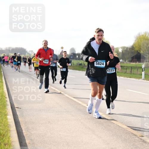 12.04.2026 - 45. Internationalen Wilhelmsburger Insellauf Dr. Thomas Lammeyer http://msf.ph/oto/9443856 12.04.2026 10:17:09 Laufen 3480, 4615, 5824, 4333 meine-sportfotos.de