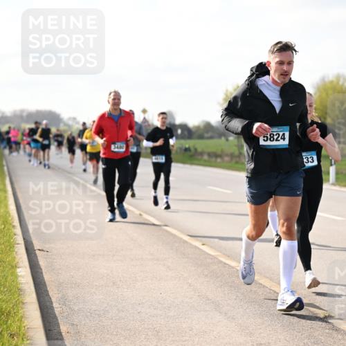 12.04.2026 - 45. Internationalen Wilhelmsburger Insellauf Dr. Thomas Lammeyer http://msf.ph/oto/9443858 12.04.2026 10:17:09 Laufen 3480, 5824, 33 meine-sportfotos.de