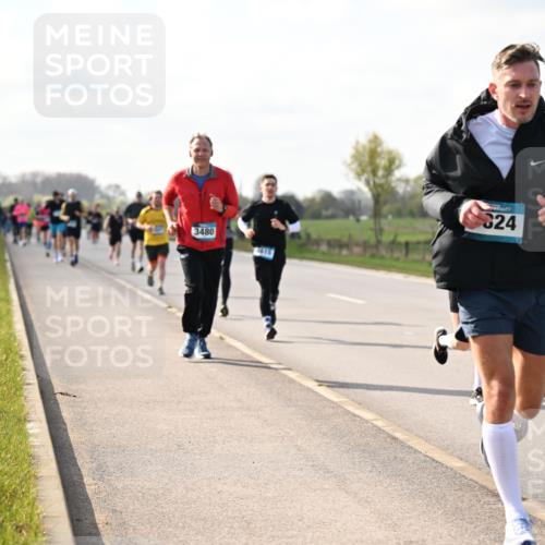 12.04.2026 - 45. Internationalen Wilhelmsburger Insellauf Dr. Thomas Lammeyer http://msf.ph/oto/9443861 12.04.2026 10:17:10 Laufen 24, 3480, 33 meine-sportfotos.de