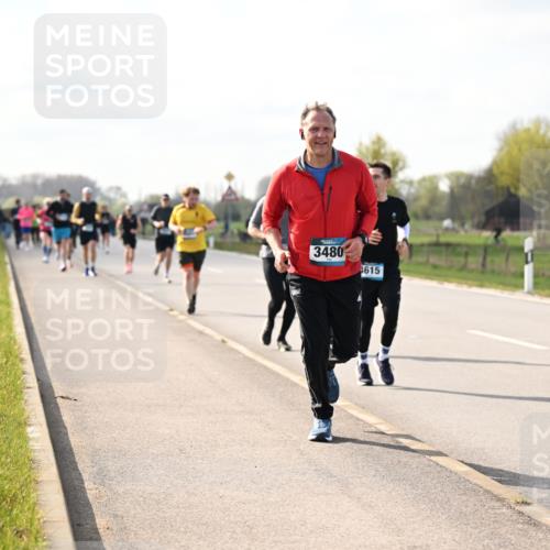 12.04.2026 - 45. Internationalen Wilhelmsburger Insellauf Dr. Thomas Lammeyer http://msf.ph/oto/9443872 12.04.2026 10:17:12 Laufen 3480, 4615 meine-sportfotos.de