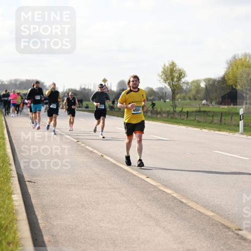 12.04.2026 - 45. Internationalen Wilhelmsburger Insellauf Dr. Thomas Lammeyer http://msf.ph/oto/9443890 12.04.2026 10:17:15 Laufen 2656, 104, 4501, 3565 meine-sportfotos.de