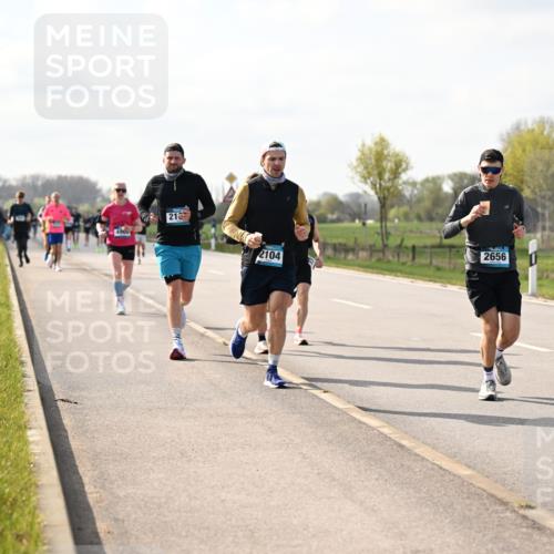 12.04.2026 - 45. Internationalen Wilhelmsburger Insellauf Dr. Thomas Lammeyer http://msf.ph/oto/9443919 12.04.2026 10:17:19 Laufen 216, 2656, 2104 meine-sportfotos.de