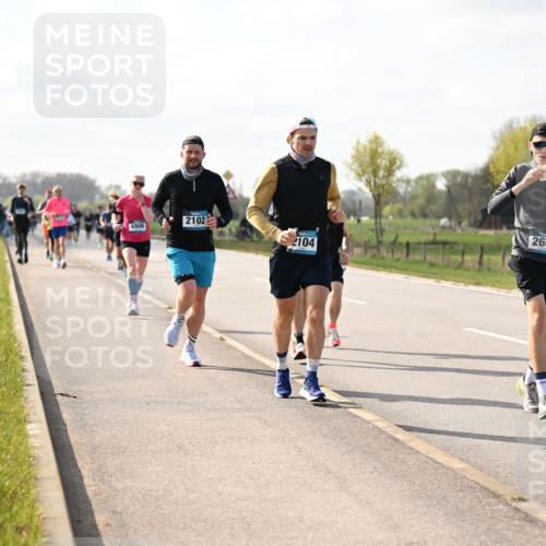 12.04.2026 - 45. Internationalen Wilhelmsburger Insellauf Dr. Thomas Lammeyer http://msf.ph/oto/9443923 12.04.2026 10:17:20 Laufen 2102, 4906, 2656, 2104 meine-sportfotos.de