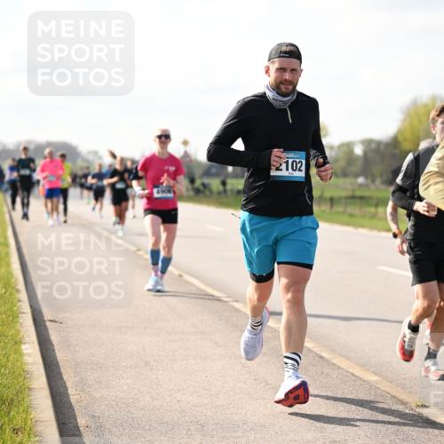 12.04.2026 - 45. Internationalen Wilhelmsburger Insellauf Dr. Thomas Lammeyer http://msf.ph/oto/9443933 12.04.2026 10:17:22 Laufen 2102, 2104 meine-sportfotos.de