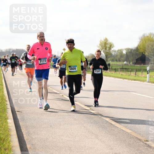 12.04.2026 - 45. Internationalen Wilhelmsburger Insellauf Dr. Thomas Lammeyer http://msf.ph/oto/9443963 12.04.2026 10:17:29 Laufen 5794, 3173, 5805, 5341, 57 meine-sportfotos.de
