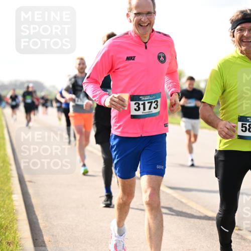12.04.2026 - 45. Internationalen Wilhelmsburger Insellauf Dr. Thomas Lammeyer http://msf.ph/oto/9443979 12.04.2026 10:17:32 Laufen 45, 3173, 5805, 141 meine-sportfotos.de