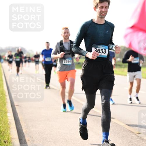 12.04.2026 - 45. Internationalen Wilhelmsburger Insellauf Dr. Thomas Lammeyer http://msf.ph/oto/9443982 12.04.2026 10:17:33 Laufen 5794, 3653 meine-sportfotos.de