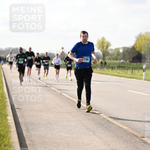 12.04.2026 - 45. Internationalen Wilhelmsburger Insellauf Dr. Thomas Lammeyer http://msf.ph/oto/9443995 12.04.2026 10:17:35 Laufen 3706 meine-sportfotos.de