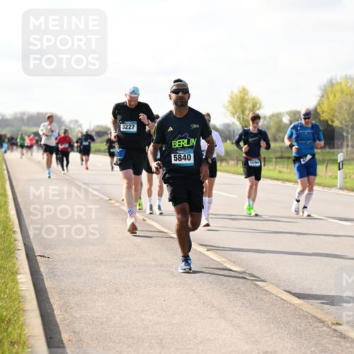 12.04.2026 - 45. Internationalen Wilhelmsburger Insellauf Dr. Thomas Lammeyer http://msf.ph/oto/9444021 12.04.2026 10:17:39 Laufen 3227, 5840, 5594 meine-sportfotos.de