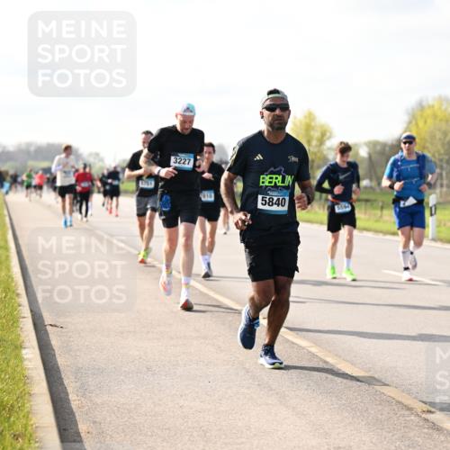 12.04.2026 - 45. Internationalen Wilhelmsburger Insellauf Dr. Thomas Lammeyer http://msf.ph/oto/9444024 12.04.2026 10:17:39 Laufen 5751, 3227, 5810, 5840, 5594 meine-sportfotos.de