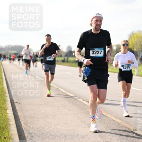 12.04.2026 - 45. Internationalen Wilhelmsburger Insellauf Dr. Thomas Lammeyer http://msf.ph/oto/9444035 12.04.2026 10:17:41 Laufen 5751, 3227, 4755, 5594 meine-sportfotos.de