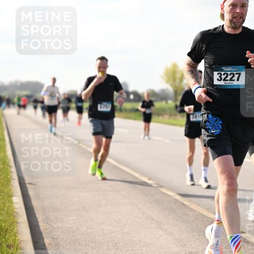 12.04.2026 - 45. Internationalen Wilhelmsburger Insellauf Dr. Thomas Lammeyer http://msf.ph/oto/9444039 12.04.2026 10:17:42 Laufen 5751, 3227, 4755 meine-sportfotos.de
