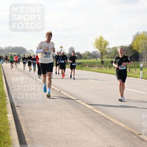 12.04.2026 - 45. Internationalen Wilhelmsburger Insellauf Dr. Thomas Lammeyer http://msf.ph/oto/9444066 12.04.2026 10:17:46 Laufen 3830, 44344, 2845 meine-sportfotos.de