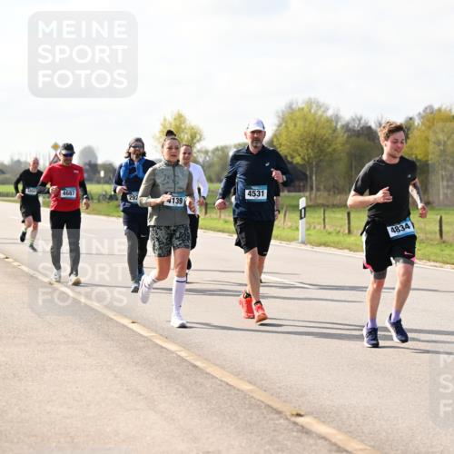 12.04.2026 - 45. Internationalen Wilhelmsburger Insellauf Dr. Thomas Lammeyer http://msf.ph/oto/9444084 12.04.2026 10:17:53 Laufen 3054, 4687, 4531, 292, 4139, 4834 meine-sportfotos.de