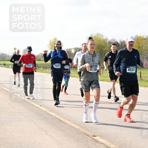 12.04.2026 - 45. Internationalen Wilhelmsburger Insellauf Dr. Thomas Lammeyer http://msf.ph/oto/9444091 12.04.2026 10:17:54 Laufen 4687, 2920, 2813, 4139, 4531 meine-sportfotos.de
