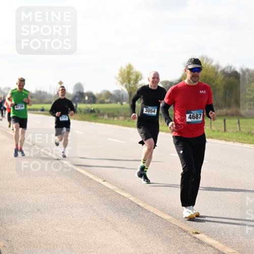 12.04.2026 - 45. Internationalen Wilhelmsburger Insellauf Dr. Thomas Lammeyer http://msf.ph/oto/9444109 12.04.2026 10:17:57 Laufen 3054, 4687 meine-sportfotos.de