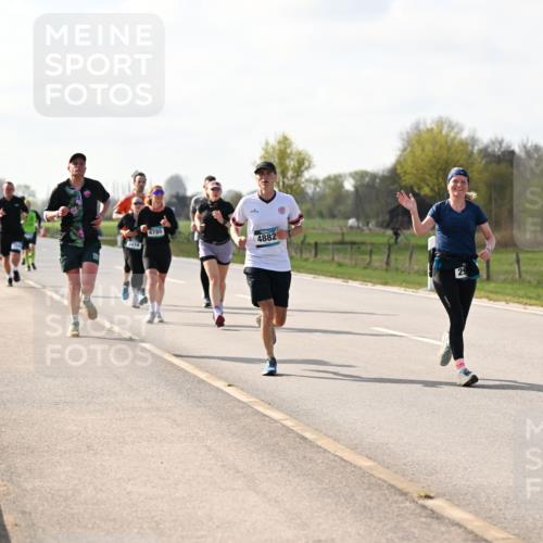 12.04.2026 - 45. Internationalen Wilhelmsburger Insellauf Dr. Thomas Lammeyer http://msf.ph/oto/9444154 12.04.2026 10:18:11 Laufen 416, 4785, 4882, 29 meine-sportfotos.de