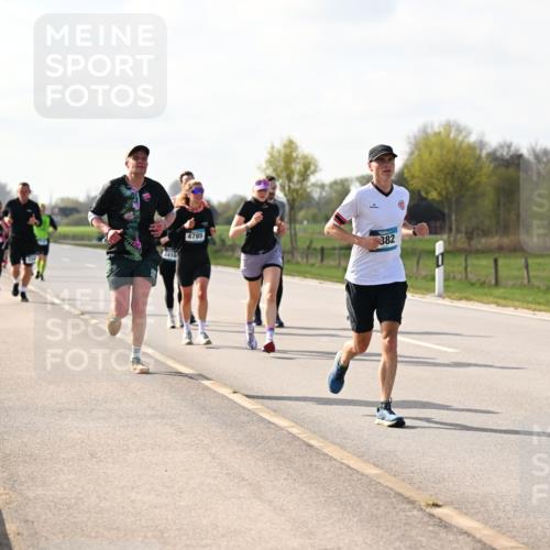 12.04.2026 - 45. Internationalen Wilhelmsburger Insellauf Dr. Thomas Lammeyer http://msf.ph/oto/9444160 12.04.2026 10:18:12 Laufen 3416, 4785, 382 meine-sportfotos.de