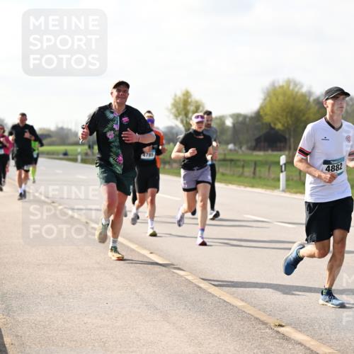 12.04.2026 - 45. Internationalen Wilhelmsburger Insellauf Dr. Thomas Lammeyer http://msf.ph/oto/9444165 12.04.2026 10:18:13 Laufen 4785, 4882 meine-sportfotos.de