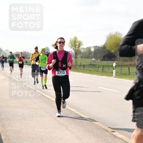 12.04.2026 - 45. Internationalen Wilhelmsburger Insellauf Dr. Thomas Lammeyer http://msf.ph/oto/9444201 12.04.2026 10:18:19 Laufen 4758, 3772, 334 meine-sportfotos.de