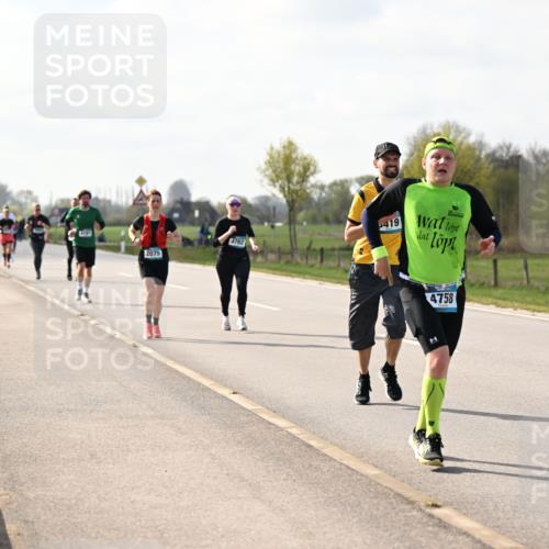 12.04.2026 - 45. Internationalen Wilhelmsburger Insellauf Dr. Thomas Lammeyer http://msf.ph/oto/9444224 12.04.2026 10:18:23 Laufen 4762, 2075, 419, 4758 meine-sportfotos.de