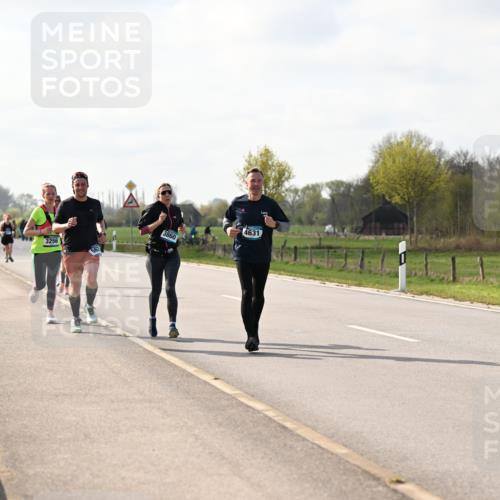 12.04.2026 - 45. Internationalen Wilhelmsburger Insellauf Dr. Thomas Lammeyer http://msf.ph/oto/9444258 12.04.2026 10:18:30 Laufen 3256, 3860, 4631 meine-sportfotos.de