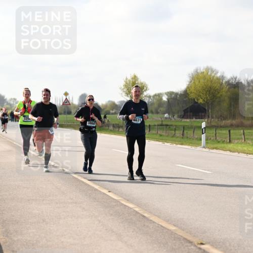 12.04.2026 - 45. Internationalen Wilhelmsburger Insellauf Dr. Thomas Lammeyer http://msf.ph/oto/9444259 12.04.2026 10:18:30 Laufen 325, 3860, 4631 meine-sportfotos.de