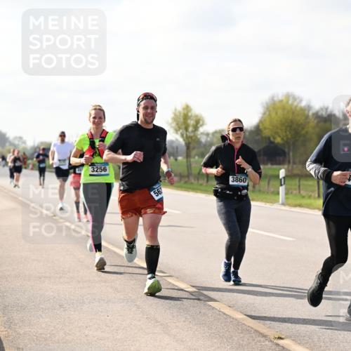 12.04.2026 - 45. Internationalen Wilhelmsburger Insellauf Dr. Thomas Lammeyer http://msf.ph/oto/9444272 12.04.2026 10:18:32 Laufen 3256, 562, 3860, 4631 meine-sportfotos.de