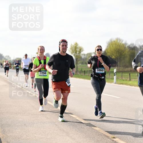 12.04.2026 - 45. Internationalen Wilhelmsburger Insellauf Dr. Thomas Lammeyer http://msf.ph/oto/9444273 12.04.2026 10:18:33 Laufen 3256, 56, 3860, 4631 meine-sportfotos.de
