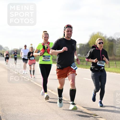 12.04.2026 - 45. Internationalen Wilhelmsburger Insellauf Dr. Thomas Lammeyer http://msf.ph/oto/9444277 12.04.2026 10:18:33 Laufen 3256, 562, 3860 meine-sportfotos.de