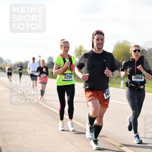 12.04.2026 - 45. Internationalen Wilhelmsburger Insellauf Dr. Thomas Lammeyer http://msf.ph/oto/9444279 12.04.2026 10:18:33 Laufen 3256, 56, 3860 meine-sportfotos.de