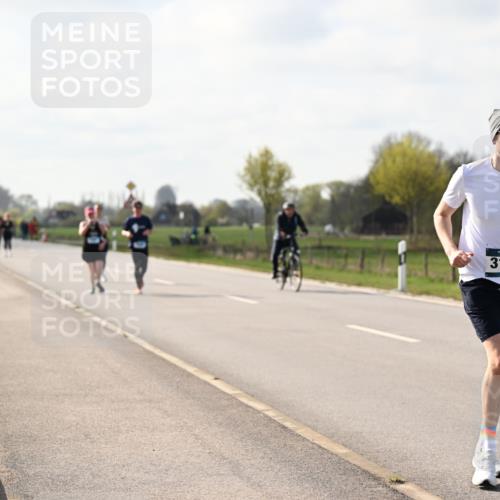 12.04.2026 - 45. Internationalen Wilhelmsburger Insellauf Dr. Thomas Lammeyer http://msf.ph/oto/9444312 12.04.2026 10:18:39 Laufen 3172 meine-sportfotos.de