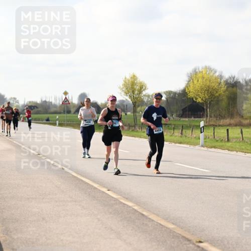 12.04.2026 - 45. Internationalen Wilhelmsburger Insellauf Dr. Thomas Lammeyer http://msf.ph/oto/9444338 12.04.2026 10:18:43 Laufen 3408, 367, 4402 meine-sportfotos.de