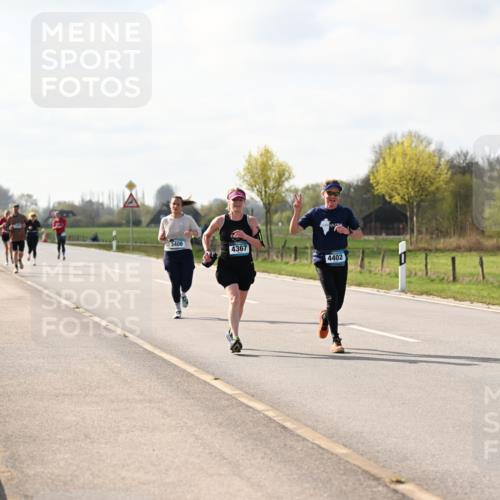 12.04.2026 - 45. Internationalen Wilhelmsburger Insellauf Dr. Thomas Lammeyer http://msf.ph/oto/9444340 12.04.2026 10:18:43 Laufen 3408, 4367, 4402 meine-sportfotos.de