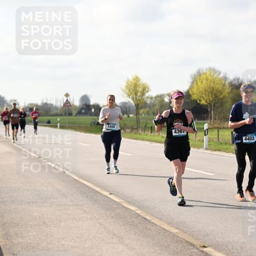 12.04.2026 - 45. Internationalen Wilhelmsburger Insellauf Dr. Thomas Lammeyer http://msf.ph/oto/9444349 12.04.2026 10:18:45 Laufen 3408, 4367, 4402 meine-sportfotos.de