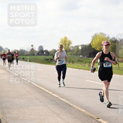 12.04.2026 - 45. Internationalen Wilhelmsburger Insellauf Dr. Thomas Lammeyer http://msf.ph/oto/9444354 12.04.2026 10:18:46 Laufen 3408, 4367, 4402 meine-sportfotos.de