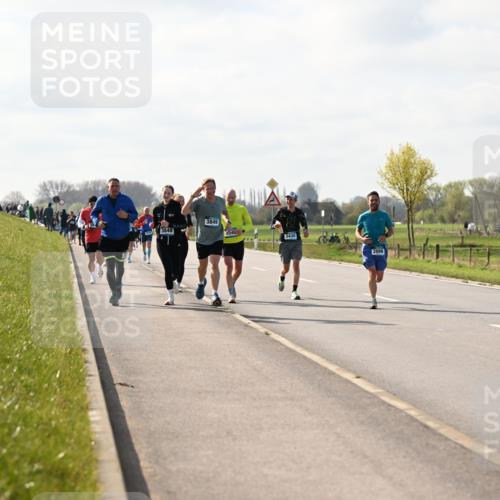 12.04.2026 - 45. Internationalen Wilhelmsburger Insellauf Dr. Thomas Lammeyer http://msf.ph/oto/9444457 12.04.2026 10:19:07 Laufen 3849, 4, 3430, 2899 meine-sportfotos.de