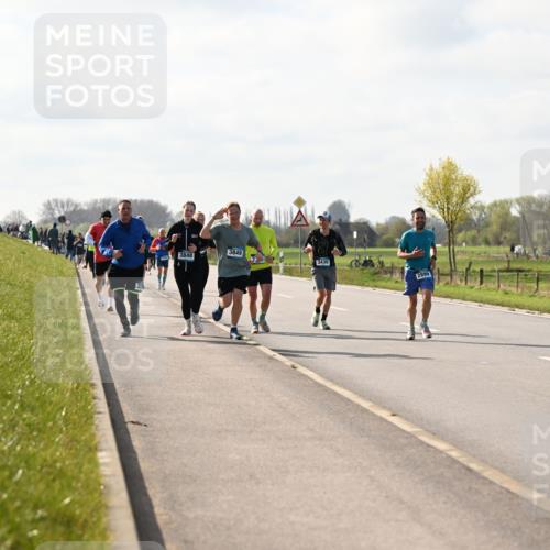 12.04.2026 - 45. Internationalen Wilhelmsburger Insellauf Dr. Thomas Lammeyer http://msf.ph/oto/9444458 12.04.2026 10:19:07 Laufen 3848, 3849, 3430, 2899 meine-sportfotos.de