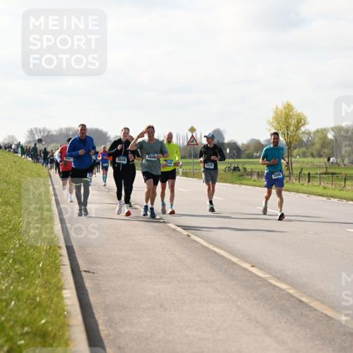 12.04.2026 - 45. Internationalen Wilhelmsburger Insellauf Dr. Thomas Lammeyer http://msf.ph/oto/9444459 12.04.2026 10:19:07 Laufen 3849, 3848, 5563, 2048, 3430, 2899 meine-sportfotos.de