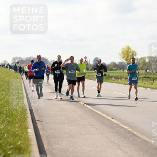 12.04.2026 - 45. Internationalen Wilhelmsburger Insellauf Dr. Thomas Lammeyer http://msf.ph/oto/9444464 12.04.2026 10:19:08 Laufen 3848, 3849, 3430, 2899 meine-sportfotos.de