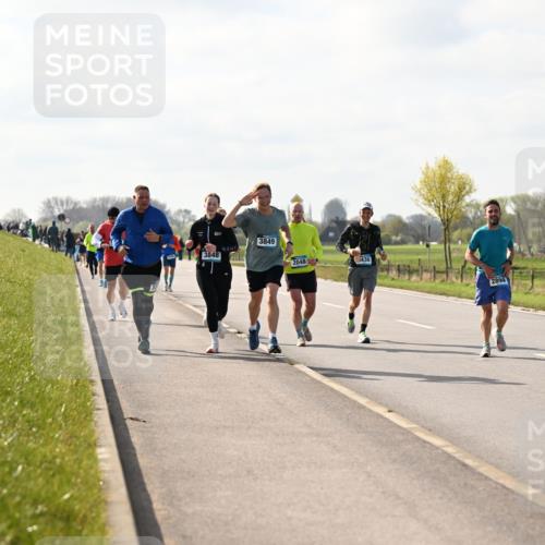 12.04.2026 - 45. Internationalen Wilhelmsburger Insellauf Dr. Thomas Lammeyer http://msf.ph/oto/9444468 12.04.2026 10:19:09 Laufen 3848, 3849, 2048, 430, 2899 meine-sportfotos.de