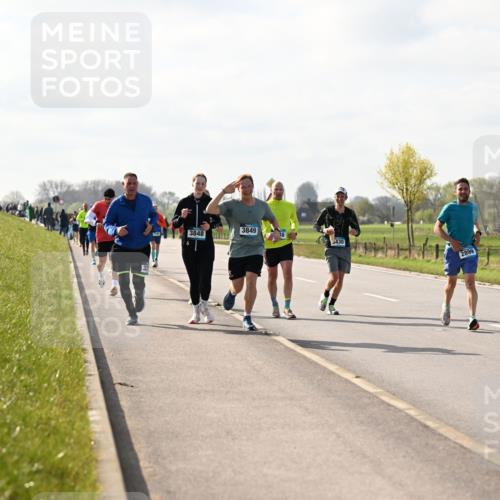 12.04.2026 - 45. Internationalen Wilhelmsburger Insellauf Dr. Thomas Lammeyer http://msf.ph/oto/9444469 12.04.2026 10:19:09 Laufen 3848, 3849, 2899 meine-sportfotos.de