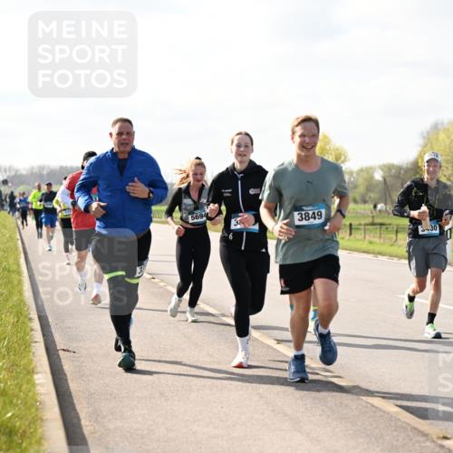 12.04.2026 - 45. Internationalen Wilhelmsburger Insellauf Dr. Thomas Lammeyer http://msf.ph/oto/9444482 12.04.2026 10:19:12 Laufen 532, 5694, 38, 3849, 3, 30 meine-sportfotos.de